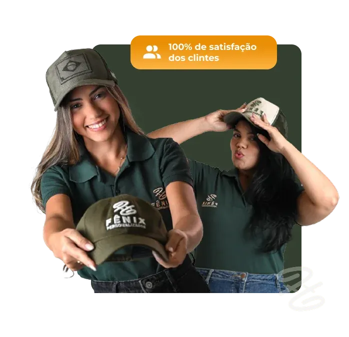 Equipe da Fênix Personalizados com bonés verdes bordados. 100% de satisfação em bonés personalizados para empresas.